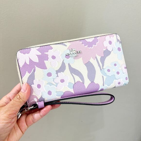Coach CBN95 Long Zip Around Wallet With Floral Print - Picture 1 of 4